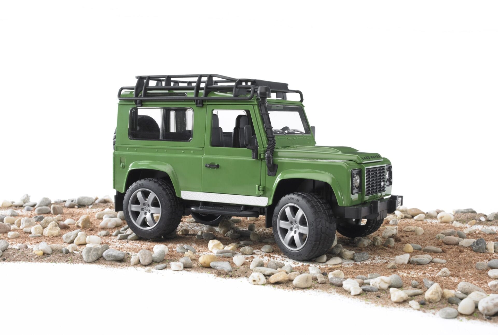 Auto Land Rover Defender - zielony - 02590 - BRUDER 3 Auto Land Rover Defender - zielony - 02590 - BRUDER