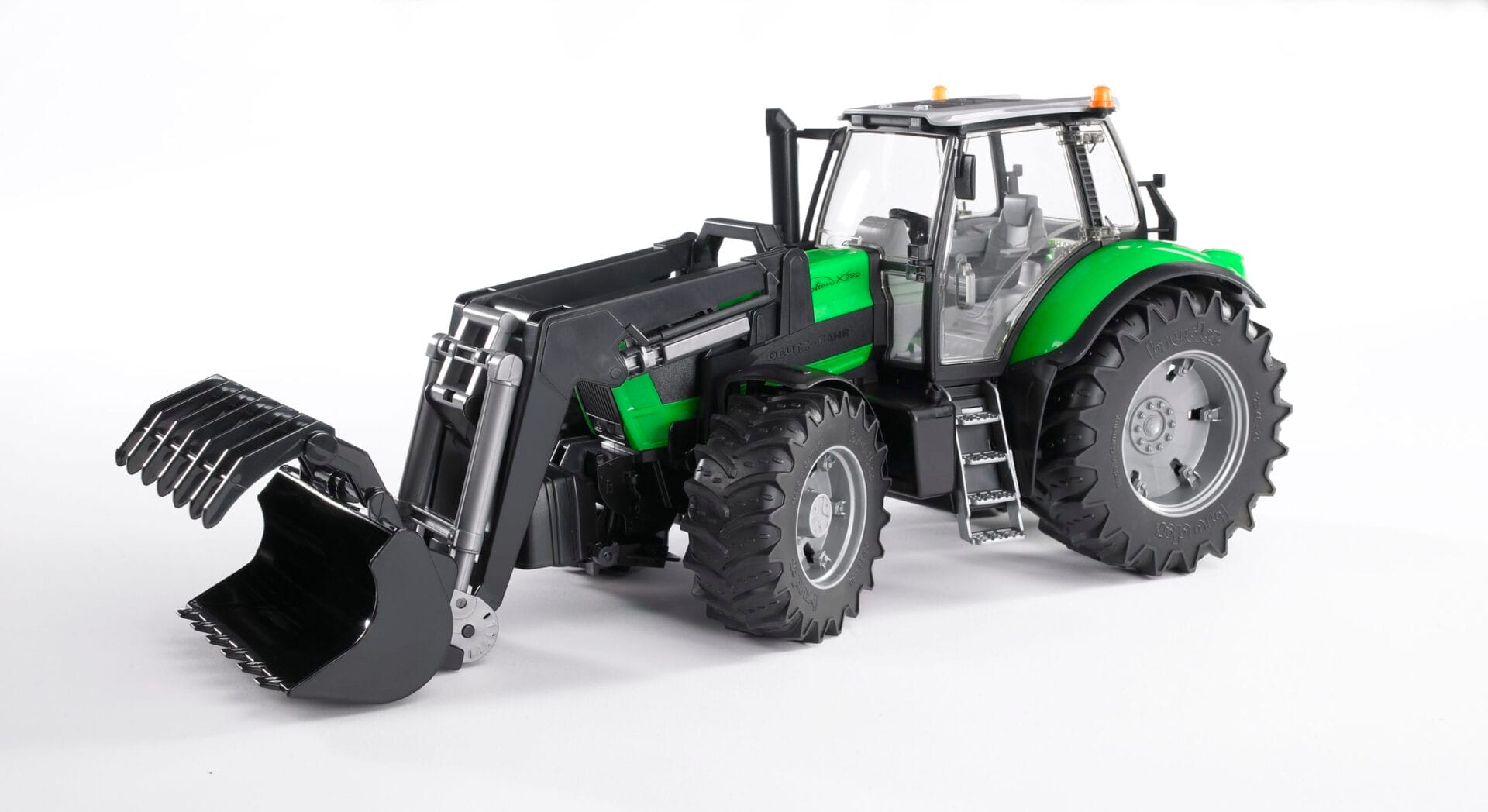 Traktor Deutz Agrotron X720 z ładowarką czołową - 03081 - BRUDER 1 Traktor Deutz Agrotron X720 z ładowarką czołową - 03081 - BRUDER