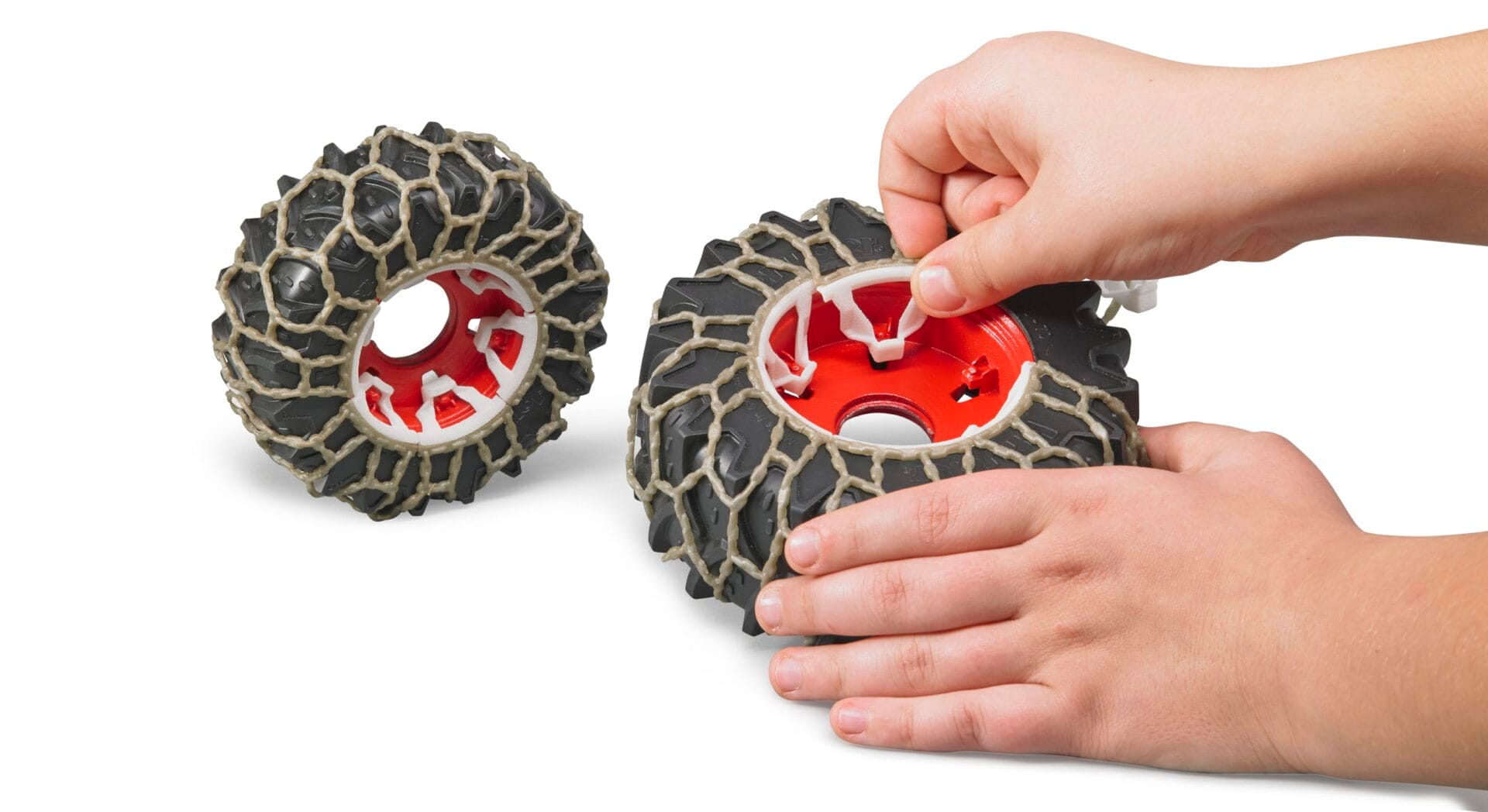 Traktor Claas Axion 950 z pługiem śnieżnym i łańcuchami na kołach - 03017 - BRUDER 11 Traktor Claas Axion 950 z pługiem śnieżnym i łańcuchami na kołach - 03017 - BRUDER