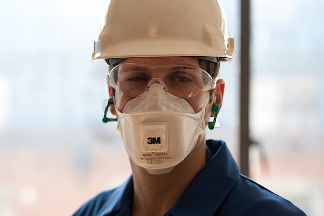 Maseczka ochronna - AURA 9322+ FFP2 - 3M 2 Maseczka ochronna - AURA 9322+ FFP2 - 3M