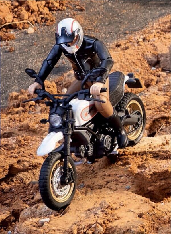 Motocykl Scrambler Ducati Desert Sled z kierowcą - 63051 - BRUDER 6