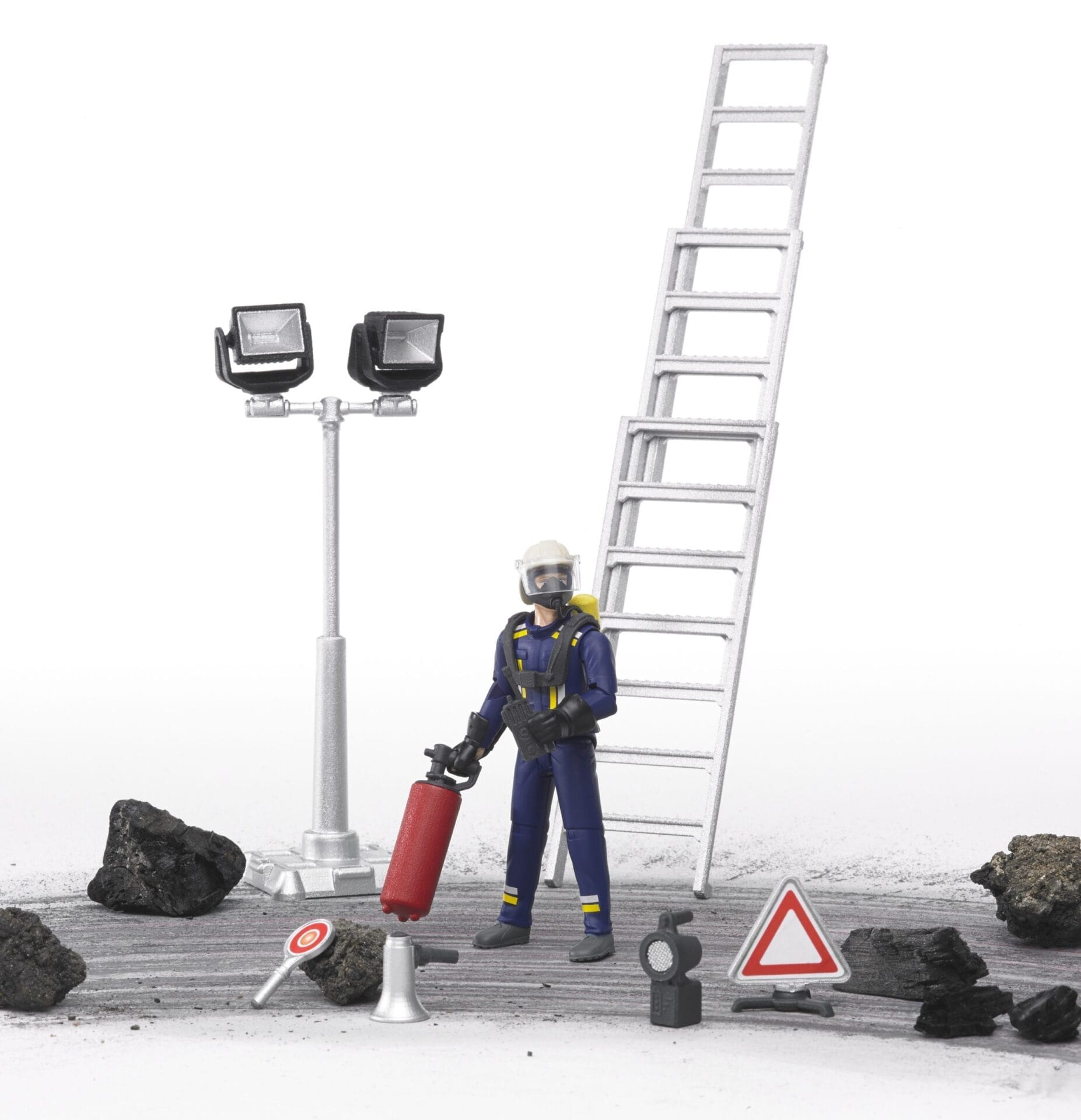 Figurka strażaka z akcesoriami - 62700 - BRUDER 2 Figurka strażaka z akcesoriami - 62700 - BRUDER