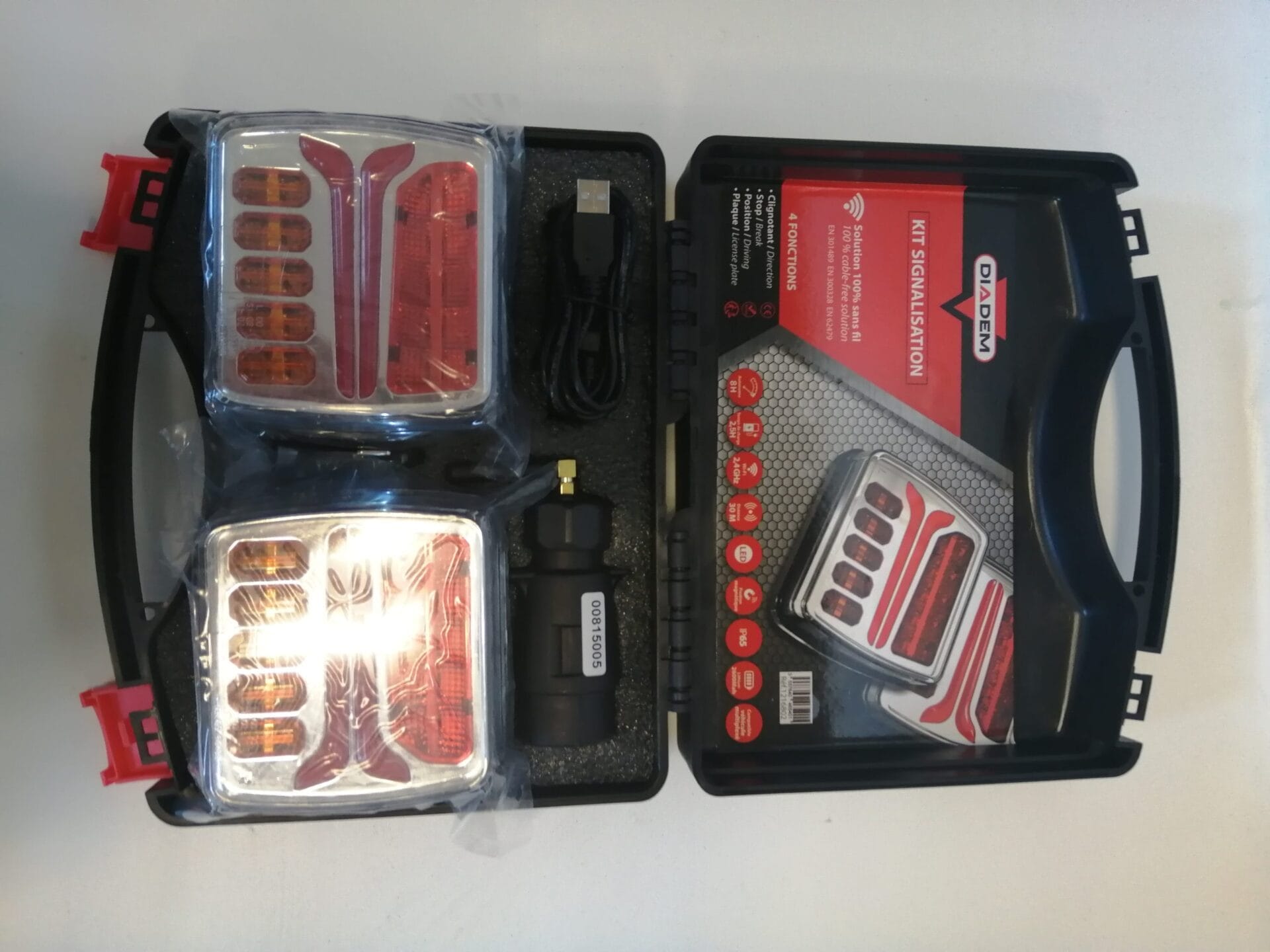 Lampy LED tylne - bezprzewodowe na magnes - Zestaw - DIADEM 2 Lampy LED tylne - bezprzewodowe na magnes - Zestaw - DIADEM