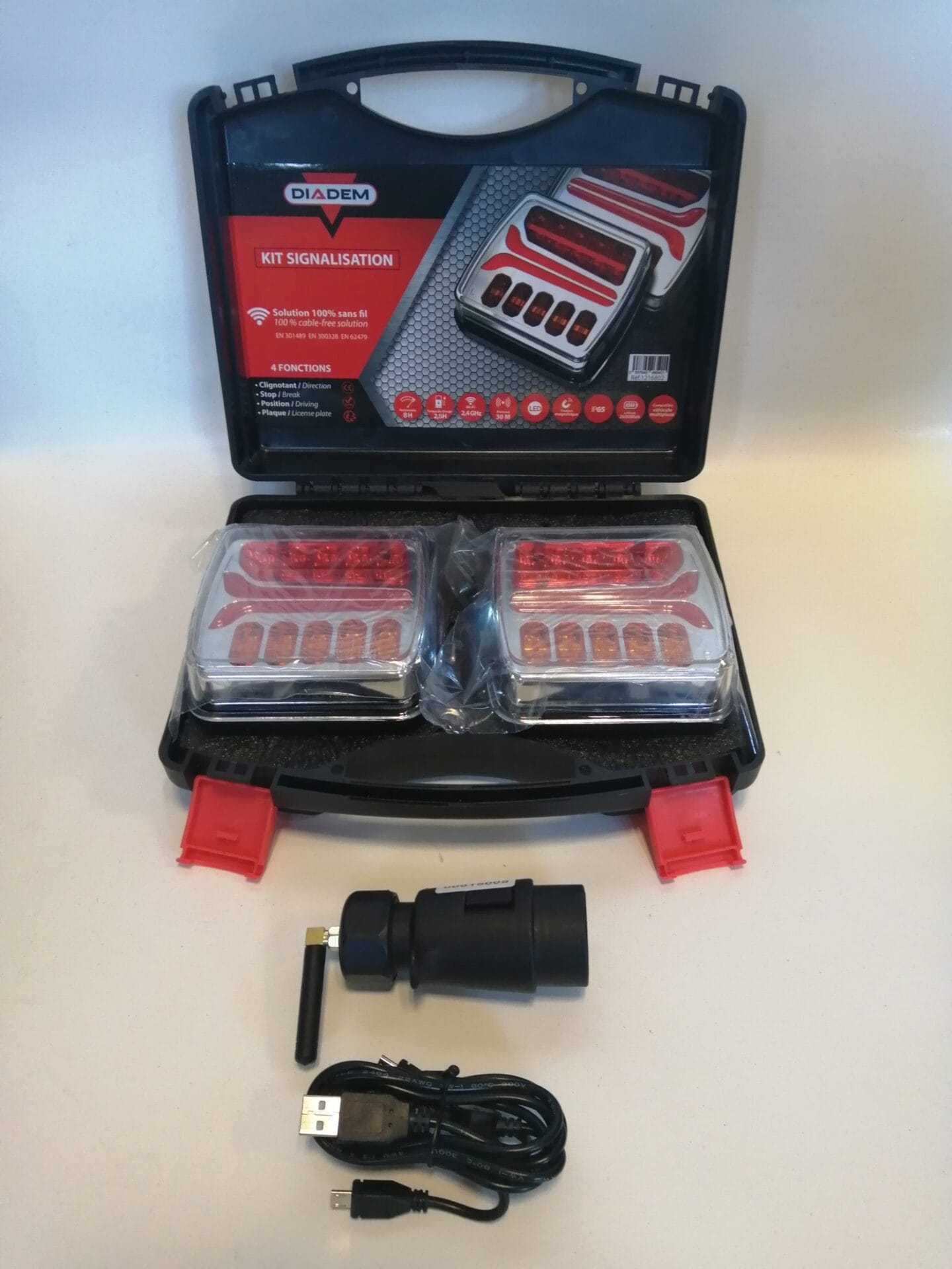 Lampy LED tylne - bezprzewodowe na magnes - Zestaw - DIADEM 3 Lampy LED tylne - bezprzewodowe na magnes - Zestaw - DIADEM