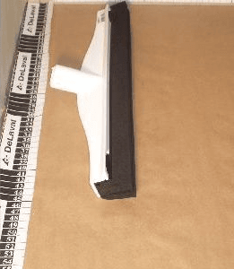 Zgarniacz gnojowicy 40 cm (biała rączka) - 92060110 - DeLaval