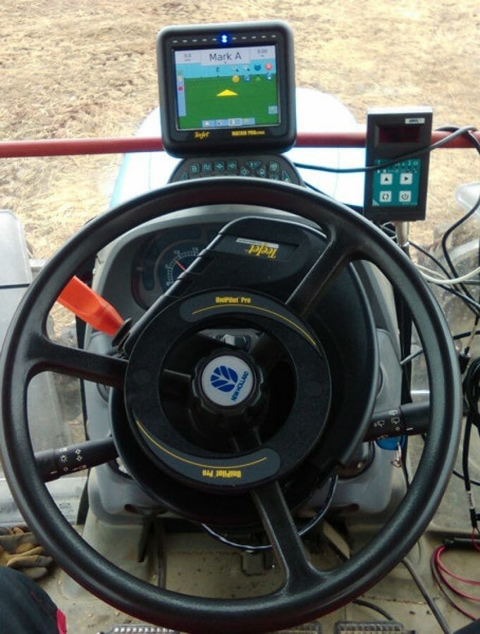 Zestaw Automatycznego kierowania w polu - System jazdy równoległej - Nakładka na kierownicę - UniPilot PRO - 91-05032 - TEEJET 2 Zestaw Automatycznego kierowania w polu - System jazdy równoległej - Nakładka na kierownicę - UniPilot PRO - 91-05032 - TEEJET