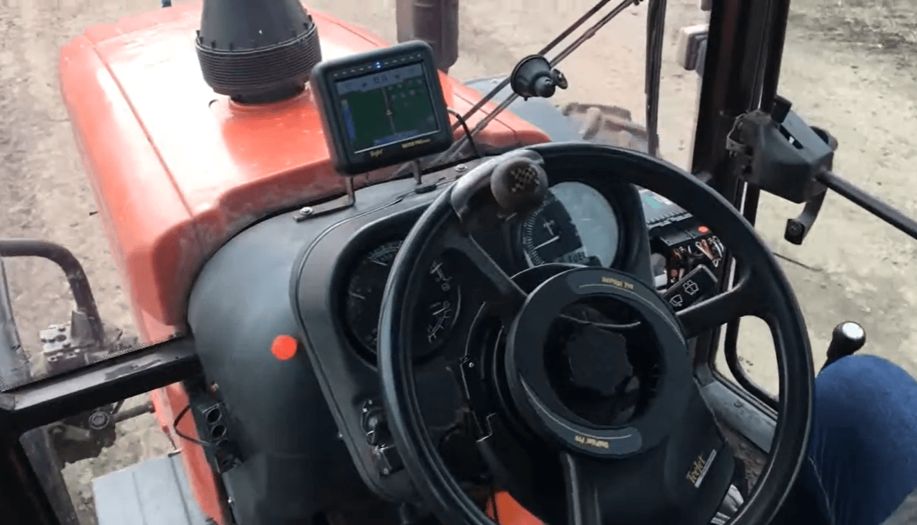 Zestaw Automatycznego kierowania w polu - System jazdy równoległej - Nakładka na kierownicę - UniPilot PRO - 91-05032 - TEEJET 4 Zestaw Automatycznego kierowania w polu - System jazdy równoległej - Nakładka na kierownicę - UniPilot PRO - 91-05032 - TEEJET