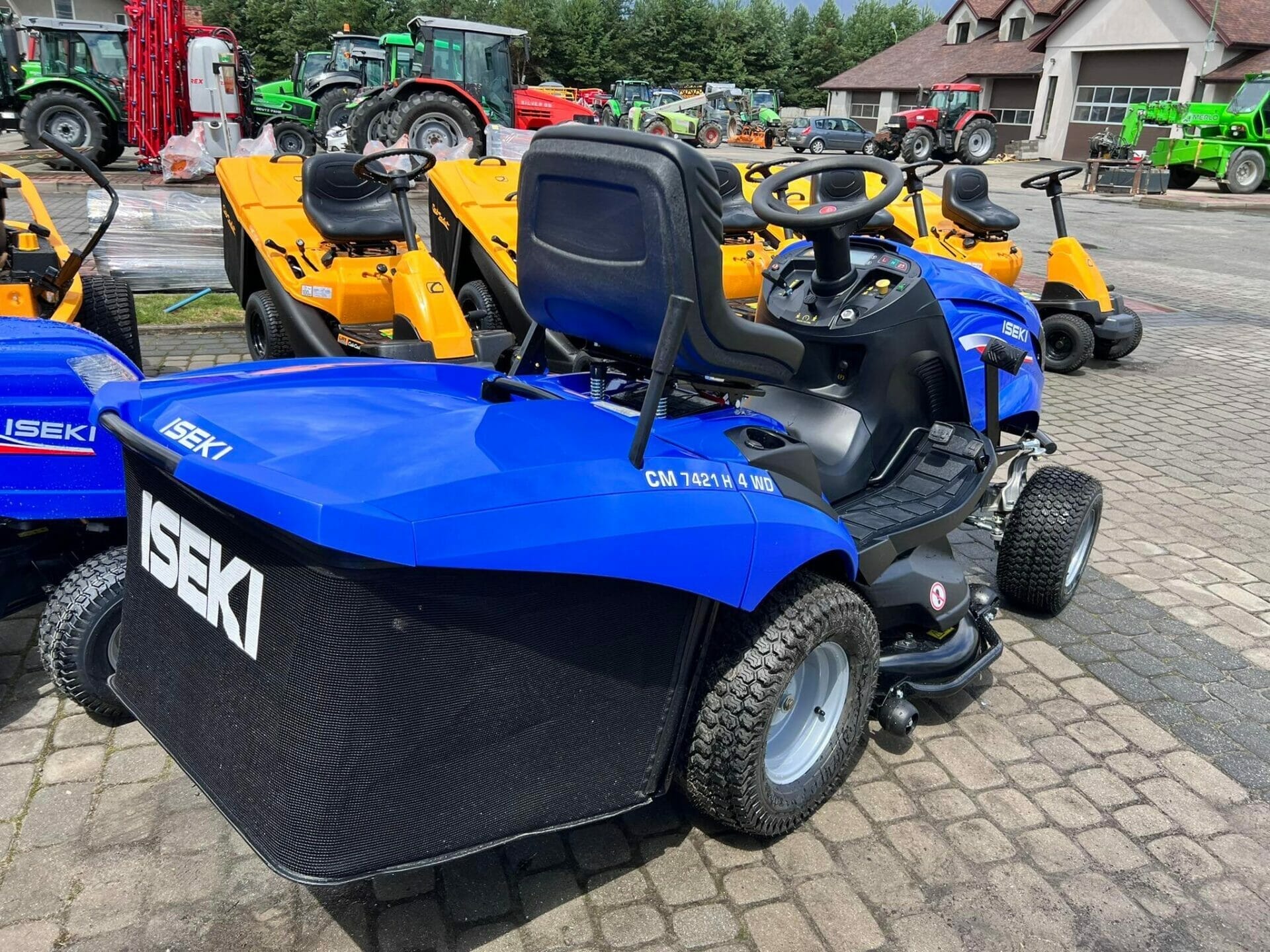 Kosiarka samojezdna - Traktorek - CM 7421 - ISEKI 3 Kosiarka samojezdna - Traktorek - CM 7421 - ISEKI