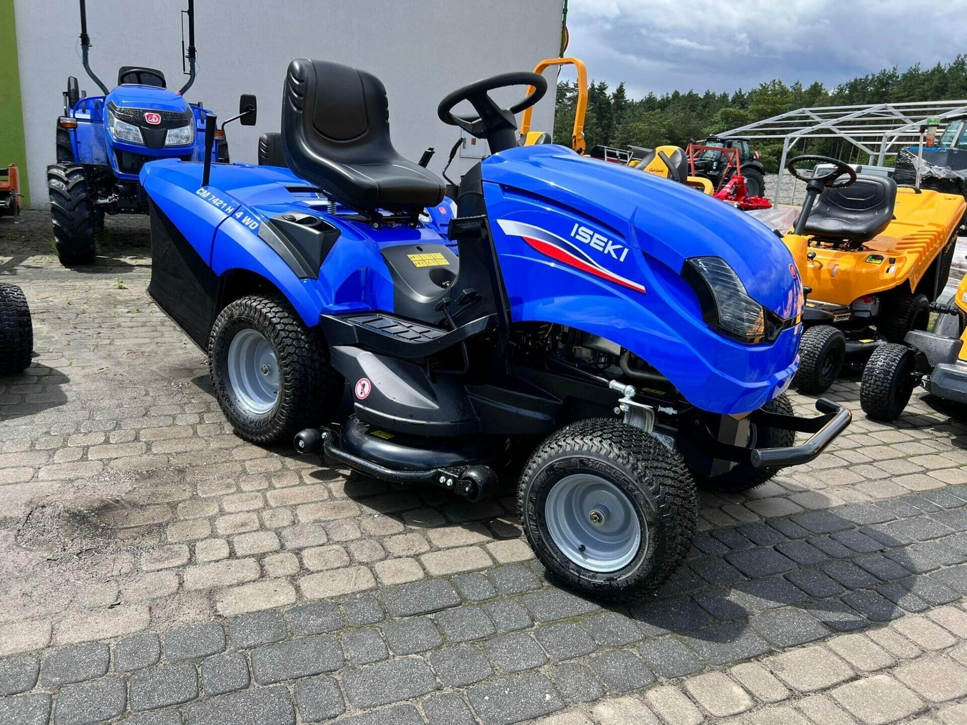 Kosiarka samojezdna - Traktorek - CM 7421 - ISEKI 4 Kosiarka samojezdna - Traktorek - CM 7421 - ISEKI