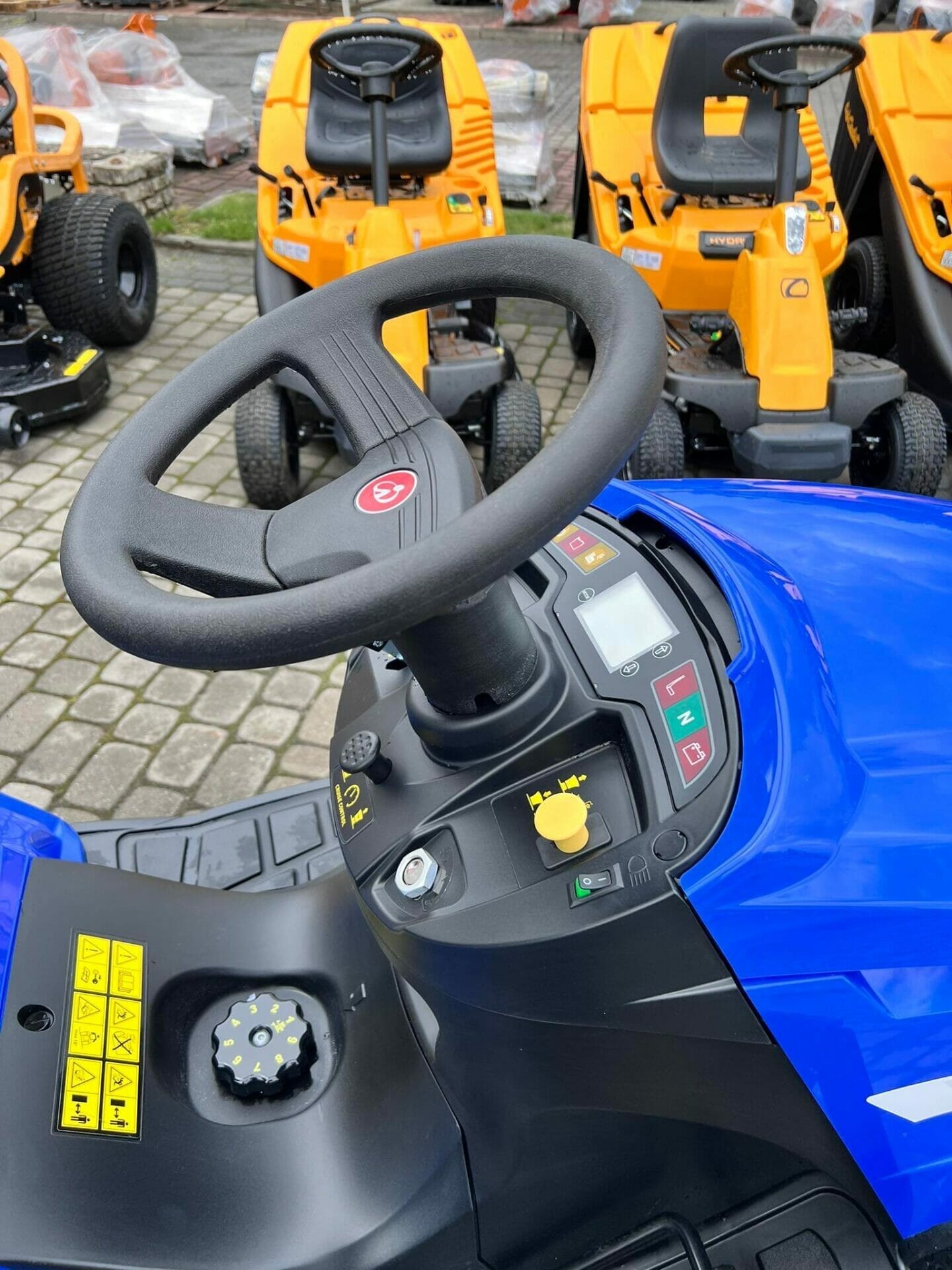 Kosiarka samojezdna - Traktorek - CM 7421 - ISEKI 6 Kosiarka samojezdna - Traktorek - CM 7421 - ISEKI