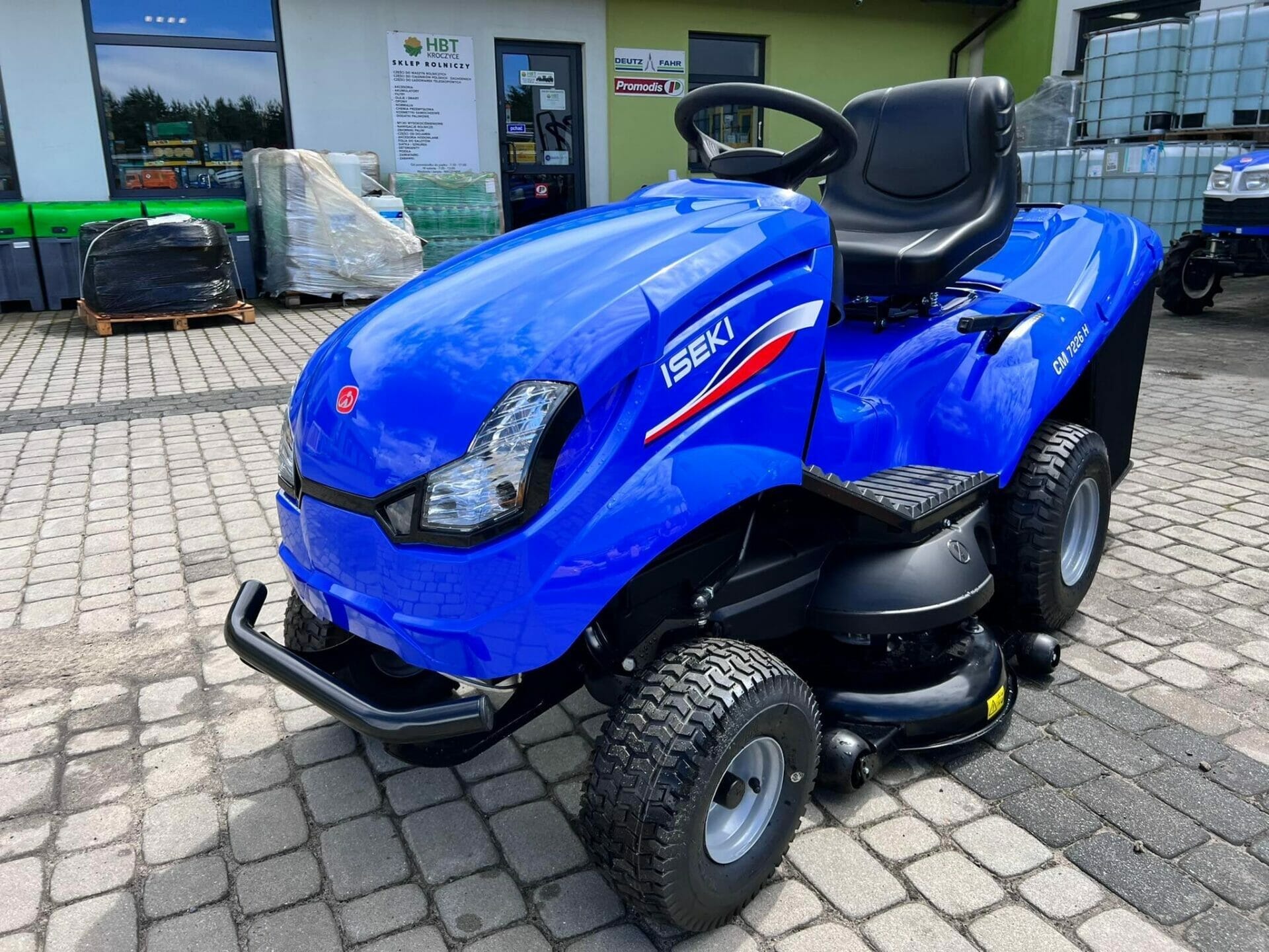 Kosiarka samojezdna - Traktorek - CM7226H - ISEKI 2 Kosiarka samojezdna - Traktorek - CM7226H - ISEKI