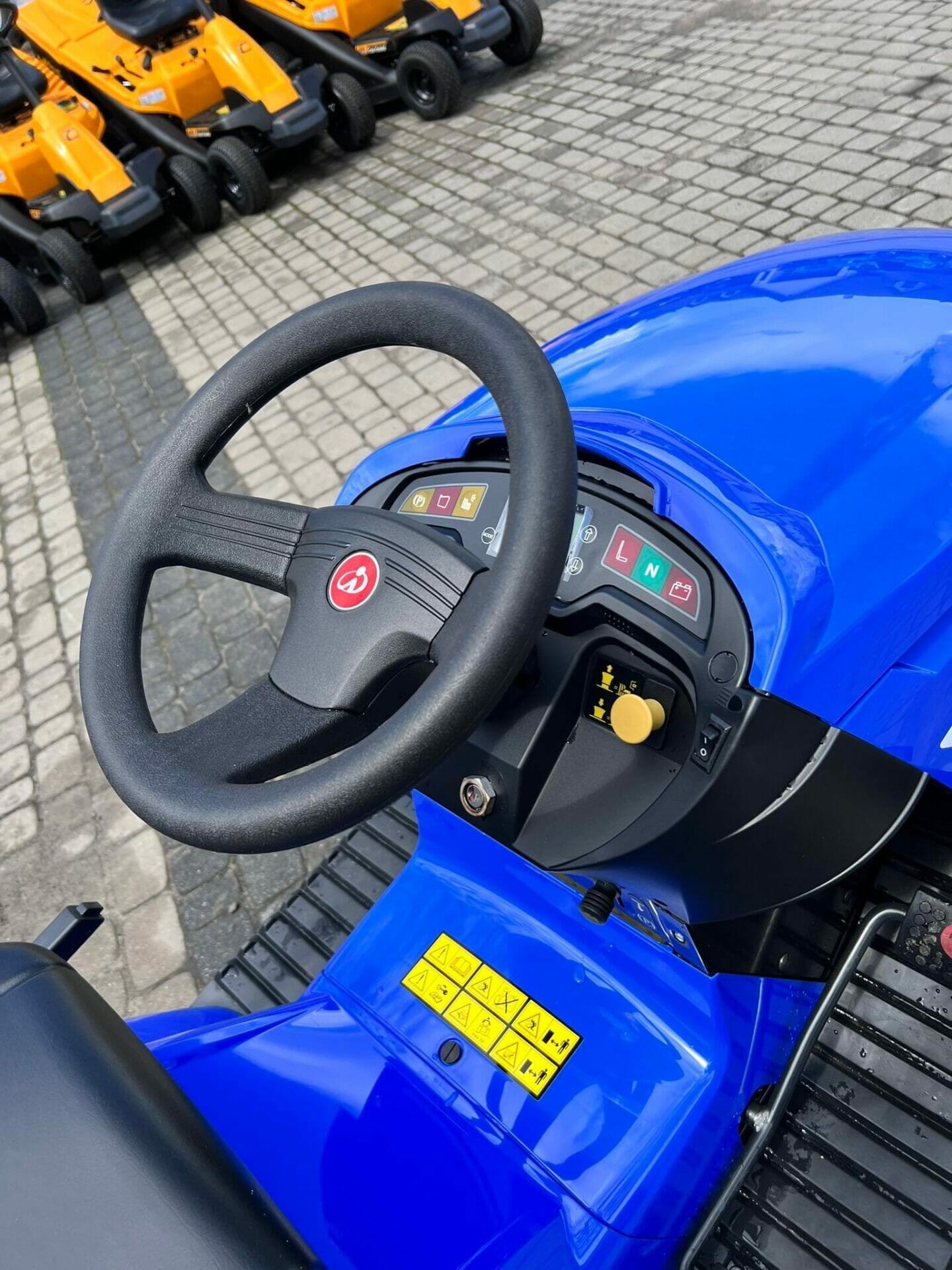 Kosiarka samojezdna - Traktorek - CM7322 - ISEKI 4 Kosiarka samojezdna - Traktorek - CM7322 - ISEKI