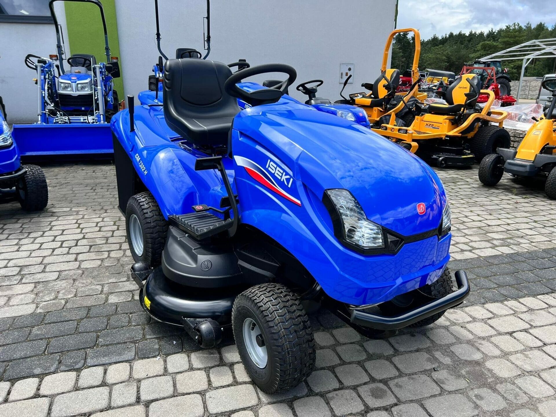 Kosiarka samojezdna - Traktorek - CM7322 - ISEKI 12 Kosiarka samojezdna - Traktorek - CM7322 - ISEKI