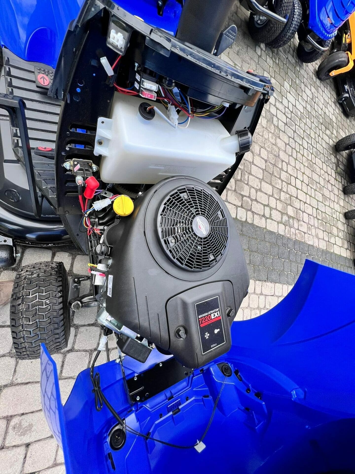 Kosiarka samojezdna - Traktorek - CM7322 - ISEKI 6 Kosiarka samojezdna - Traktorek - CM7322 - ISEKI