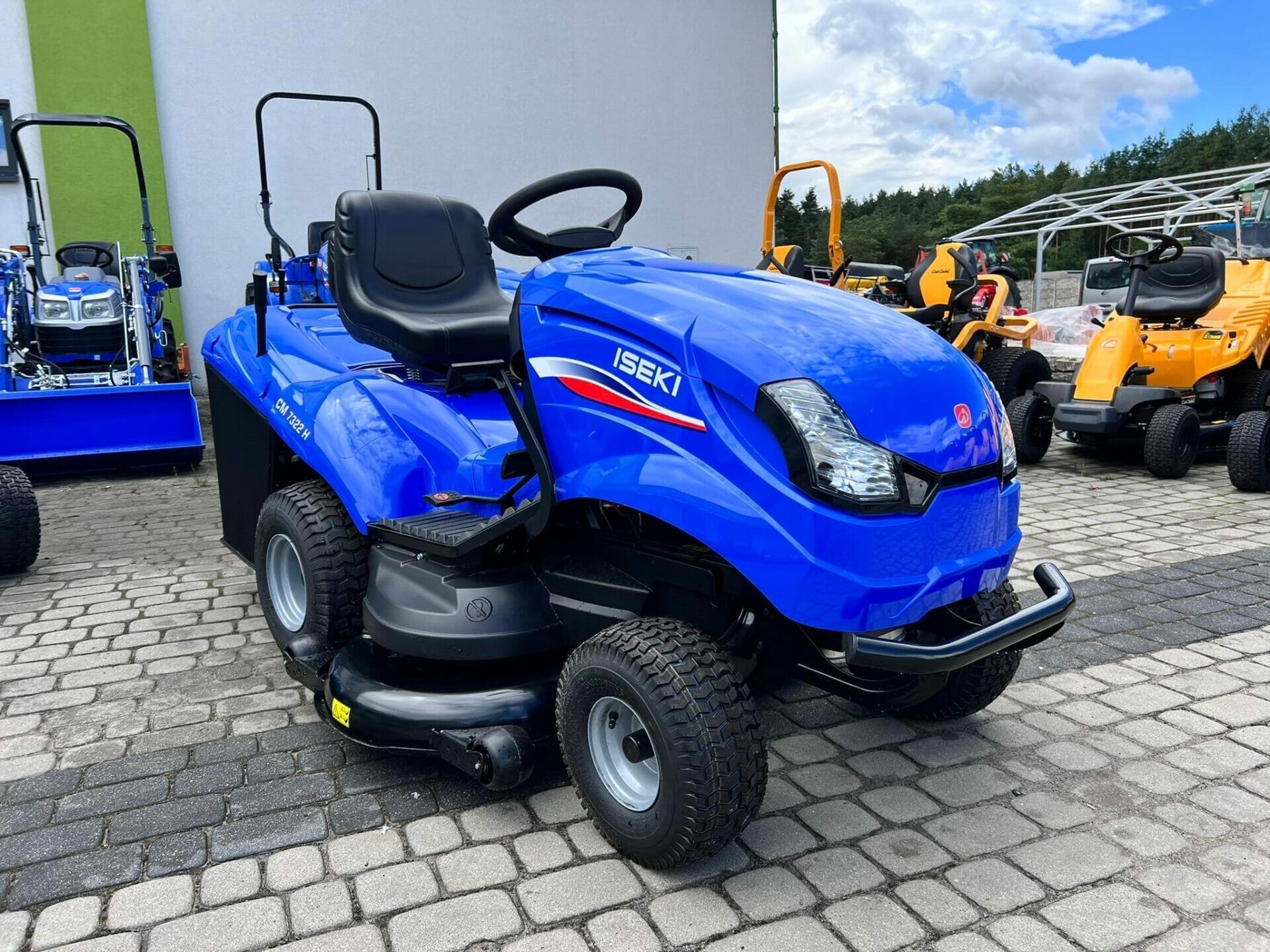 Kosiarka samojezdna - Traktorek - CM7322 - ISEKI 7 Kosiarka samojezdna - Traktorek - CM7322 - ISEKI