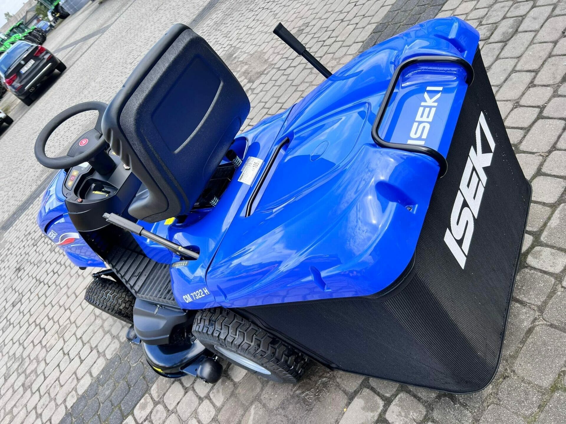 Kosiarka samojezdna - Traktorek - CM7322 - ISEKI 8 Kosiarka samojezdna - Traktorek - CM7322 - ISEKI