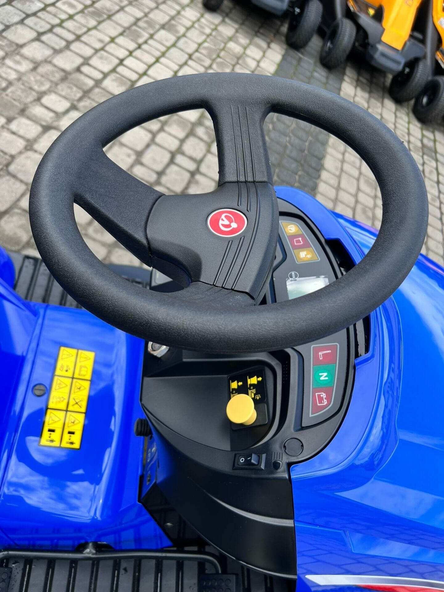 Kosiarka samojezdna - Traktorek - CM7322 - ISEKI 9 Kosiarka samojezdna - Traktorek - CM7322 - ISEKI