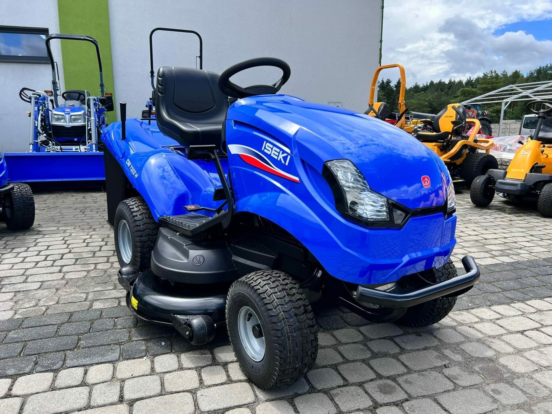 Kosiarka samojezdna - Traktorek - CM7322 - ISEKI 11 Kosiarka samojezdna - Traktorek - CM7322 - ISEKI