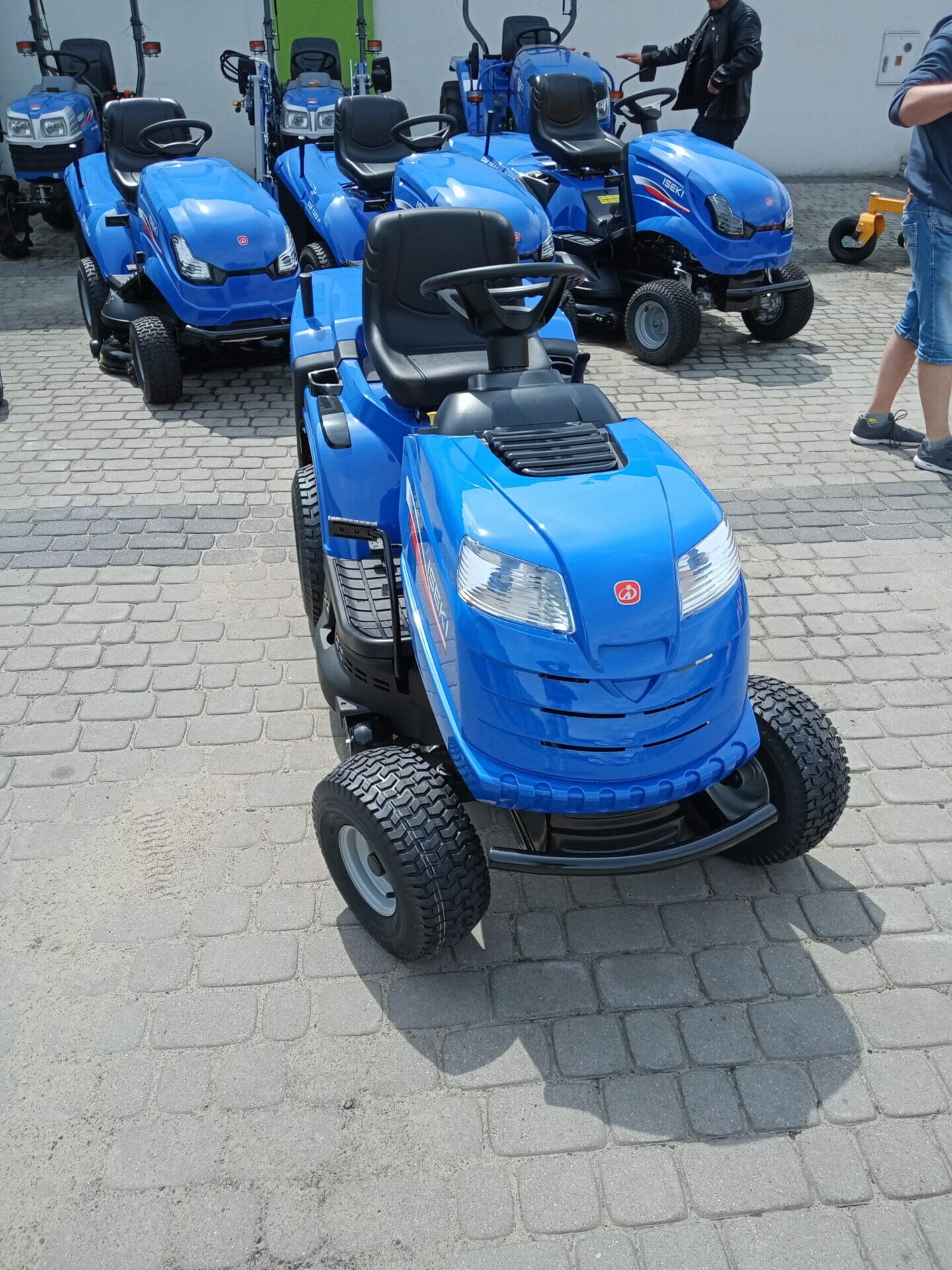 Kosiarka samojezdna - Traktorek - CM7014H PRO2 - ISEKI 2 Kosiarka samojezdna - Traktorek - CM7014H PRO2 - ISEKI